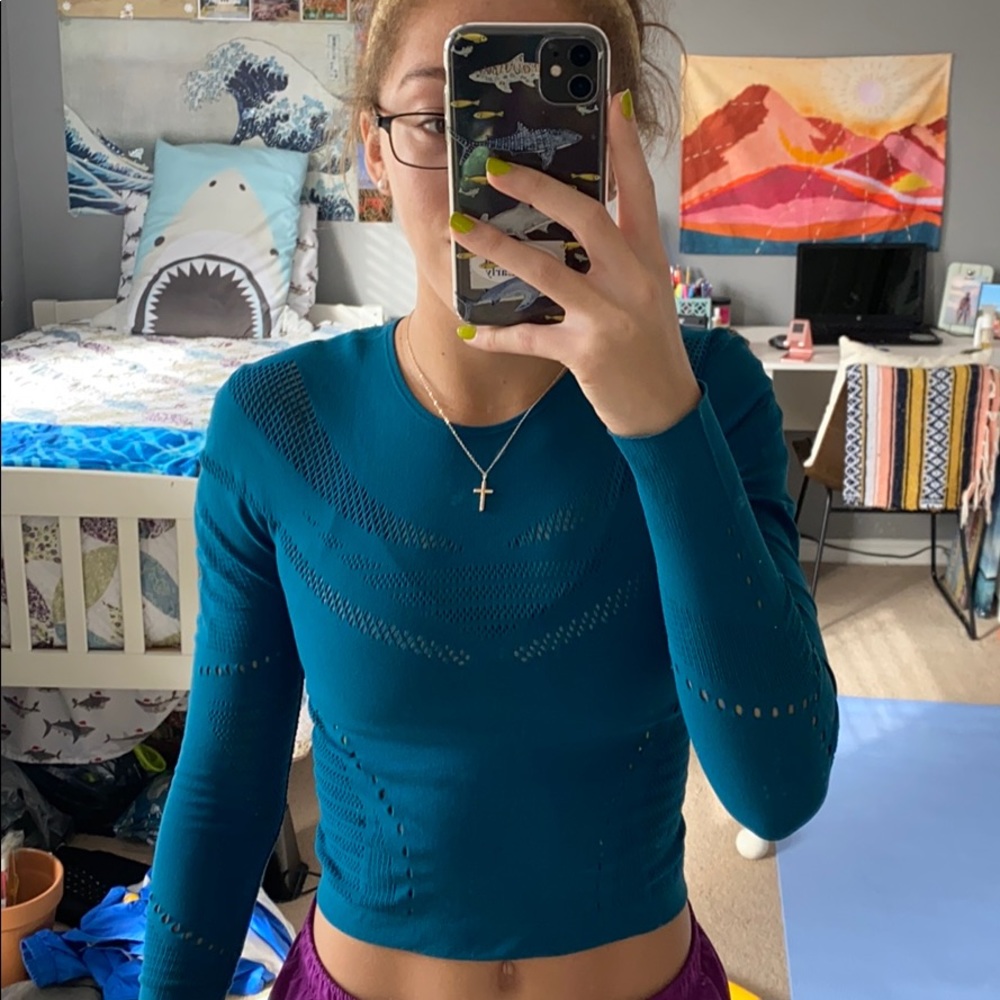 Fabletics top